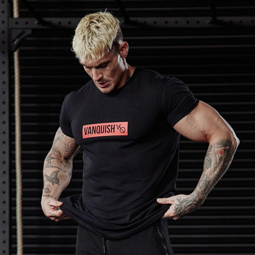 2022 nuevo VQ Verano de manga corta de los hombres de camuflaje de algodón suelto Deportes más tamaño cuello redondo Top moda deportes de moda