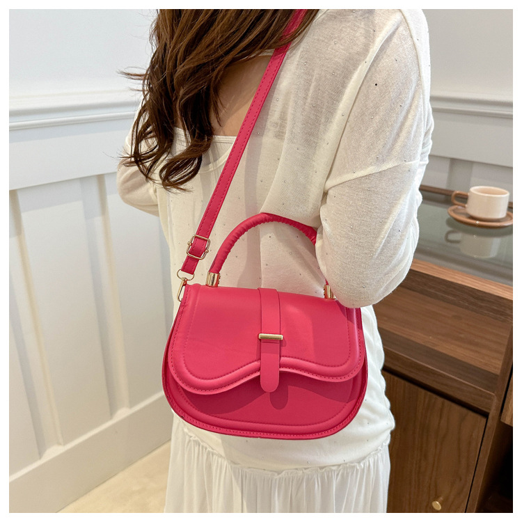 Einfache lässige 2024 neue modische und stilvolle einzelne Schulter Crossbody koreanische Version vielseitige kleine quadratische Tasche für_voghion.com