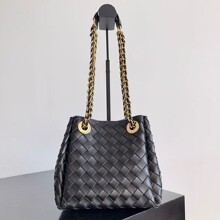 ��ƤŮ��2025�¿�ԭ�SƤ������朗l�������r�г���С��Ƥ�μ��