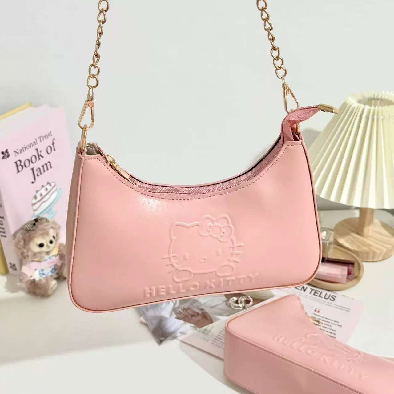 Hello Kitty: фуксиевый цвет сумки на цепочке, летняя универсальная подмышечная сумка стильная и практичная
