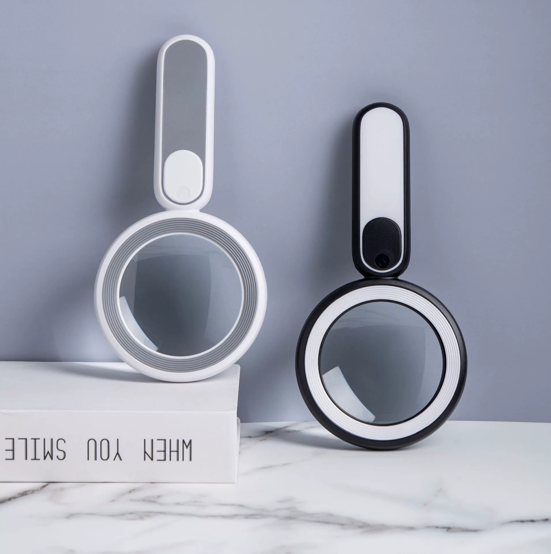 Увеличительное стекло 2022 Новый 21 светодиодный фонарь трехцветный регулируемый портативный стеклянный объектив USB зарядка для чтения