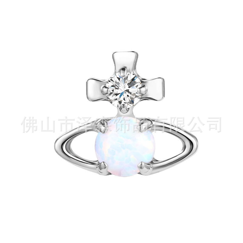 Silver pointed spike labret stud material detail