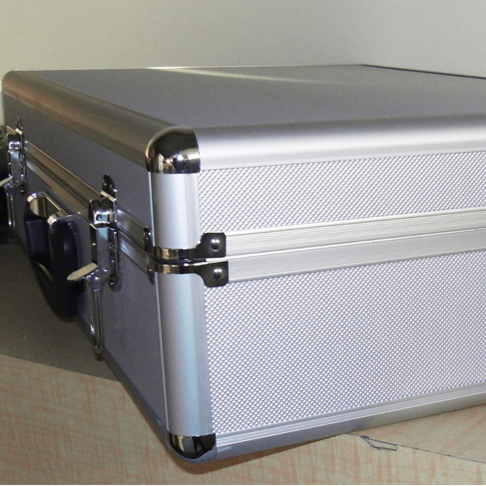 VEENO 品牌导游接收机充电箱