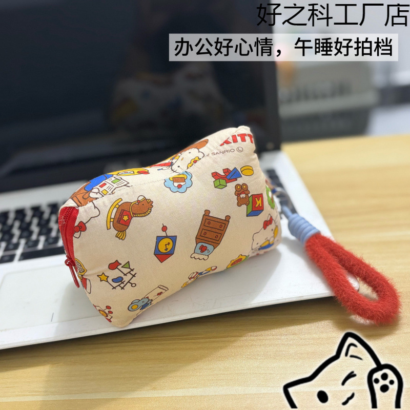 Handheld neck pillow