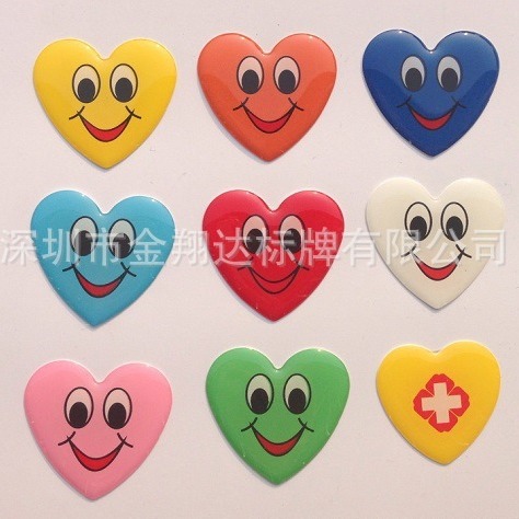 供应护士表笑脸彩色水晶滴塑 心型滴胶标牌彩印PVC铭板礼品标示贴