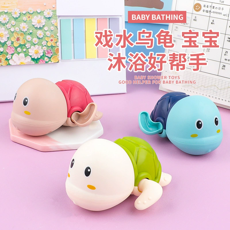 Может любить милых питомцев летом, чтобы плавать маленькая черепаха