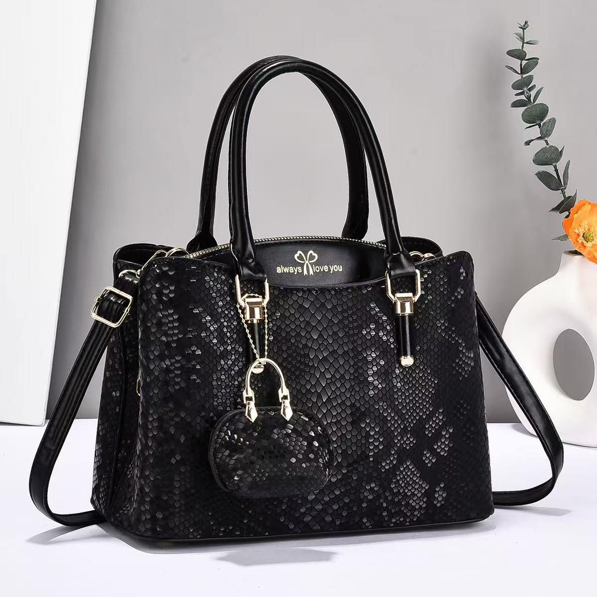 New Trendy Versatile Women's Handbag for Foreign Trade, European and American Retro Shoulder Bag, High-Quality Textured Crossbody Bag with Elegant Temperament