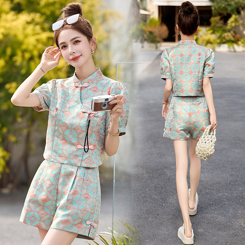 Bộ quần áo nữ mùa hè 2025 áo khoác jacquard quần short hai mảnh phong cách tân cổ điển — Màu xanh lục nhạt, Màu xanh lam, Màu đỏ