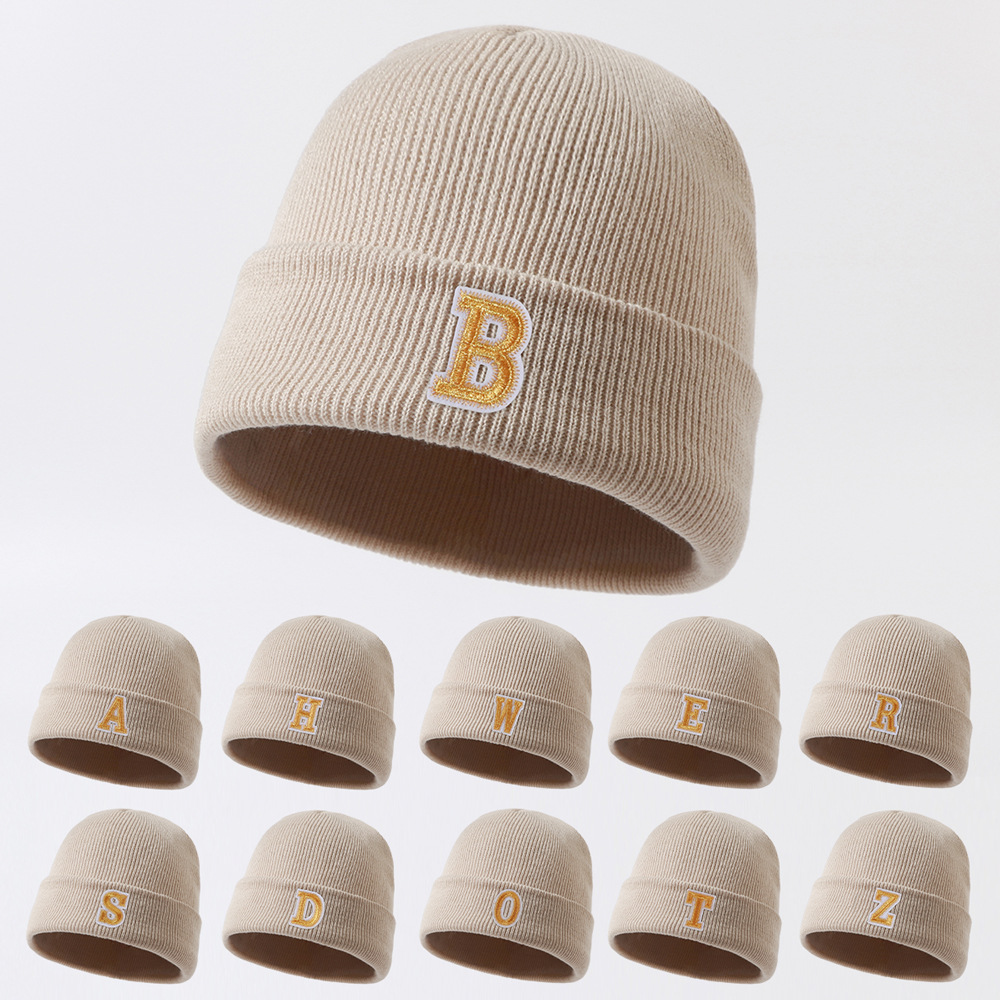 Cross-border explosions 26 letters labeling trend all-match beanie hat men's and women's autumn and winter street warm ear protection knitted hat