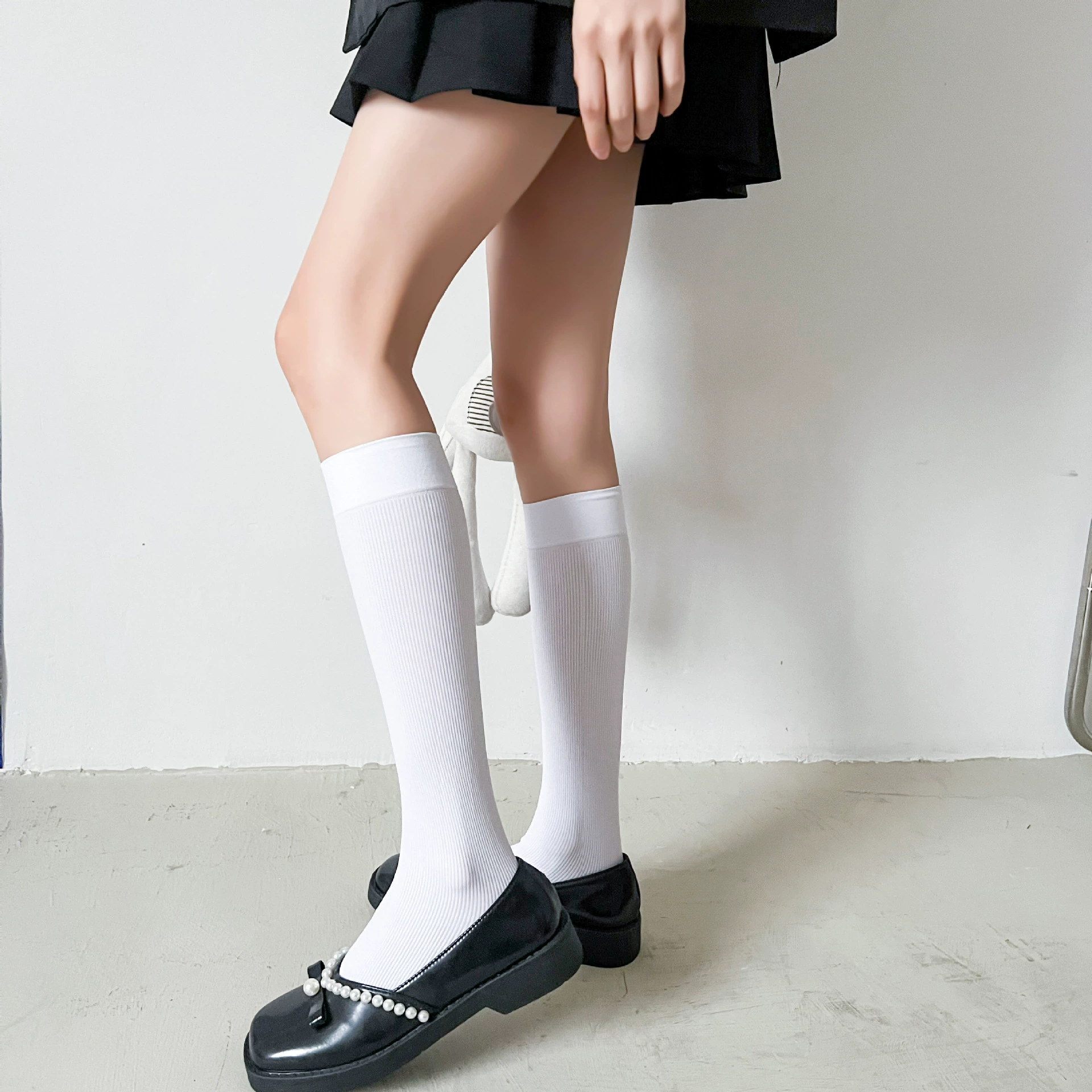 Summer thin student pleated skirt, knee socks