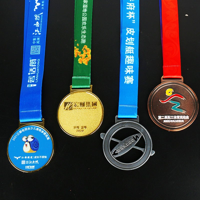 Metal medalla conmemorativa haciendo maratón escuela deportes medalla oro plata cobre listado medalla personalizada haciendo