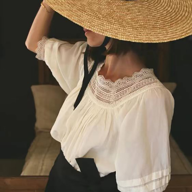 French Style 2026 Spring and Summer Gentle and Delicate Details Lace Square Collar Mid-Sleeve Age-Reducing Women's Top French Style 2026 Spring and Summer Gentle and Delicate Details Lace Square Collar Mid-Sleeve Age-Reducing Women's Top