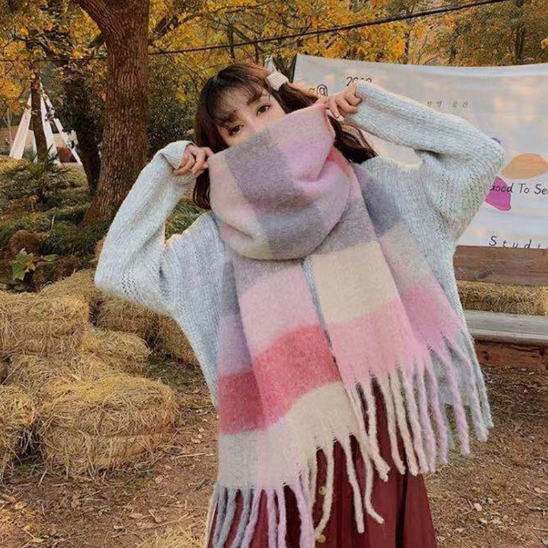 虹のマフラーの女性の冬のショールのカップルのカラーの格子の保温は厚いです。