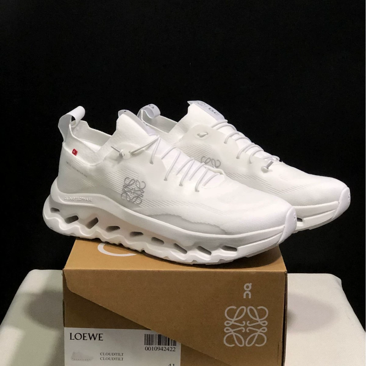 Серия OnAngpao совместного бренда CLOUDTILT — дышащая, легкая, амортизирующая и износостойкая легкая спортивная обувь для бега для мужчин и женщин.