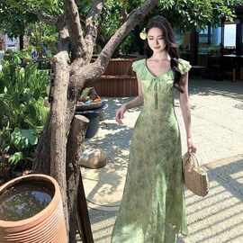 2026连衣裙女新款潮流裙线上商法式绿色小飞袖碎花连衣裙子女夏季