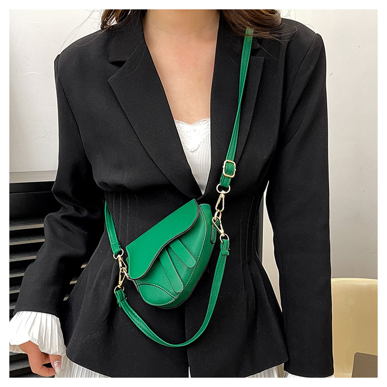 Kleines Nischendesign für Frauen 2024 neuer Sommer minimalistischer Crossbody, einzelne Schulter, Unterarmtasche, modische Textur_voghion.com