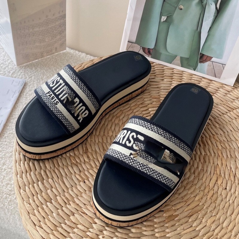 New D Brand Thick-Soled Slippers for Women, Fairy Style Height-Increasing Outdoor Sandals, Trendy Summer Height-Increasing Comfortable Slippers for Women