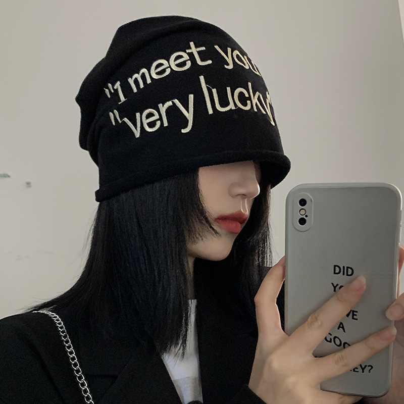 Black letters folded hat women's autumn winter autumn wind sweet cool big round cold hat pile pile hat_voghion.com