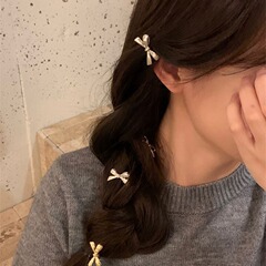 金属の蝶結びのヘアピンの甘いクールな少女の小さいサイズの前髪のクリップの端のカモの口のヘアアクセサリー