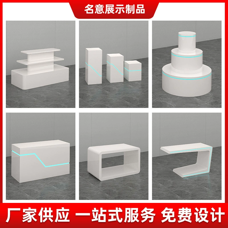 Окрашенная кабина, витрина специальной формы, стол для демонстрации продукции в выставочном зале, технологичная светодиодная островная витрина для демонстрации продукции компании.