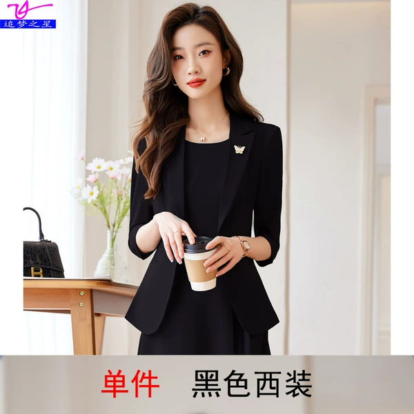 9F6 single black suit (including brooch)