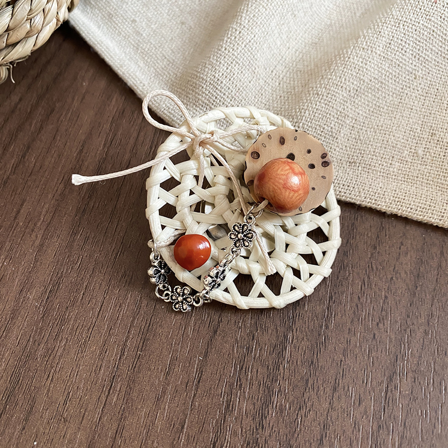 Broche vintage medieval temperamento retro flores de abejas de caballo de corte europea y americana lujo ligero joyas de alta calidad