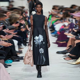 2025���ļ�Ů�b����� �͹Ś��|�o���@��A�ִ�[�B��ȹ ����ͬ��