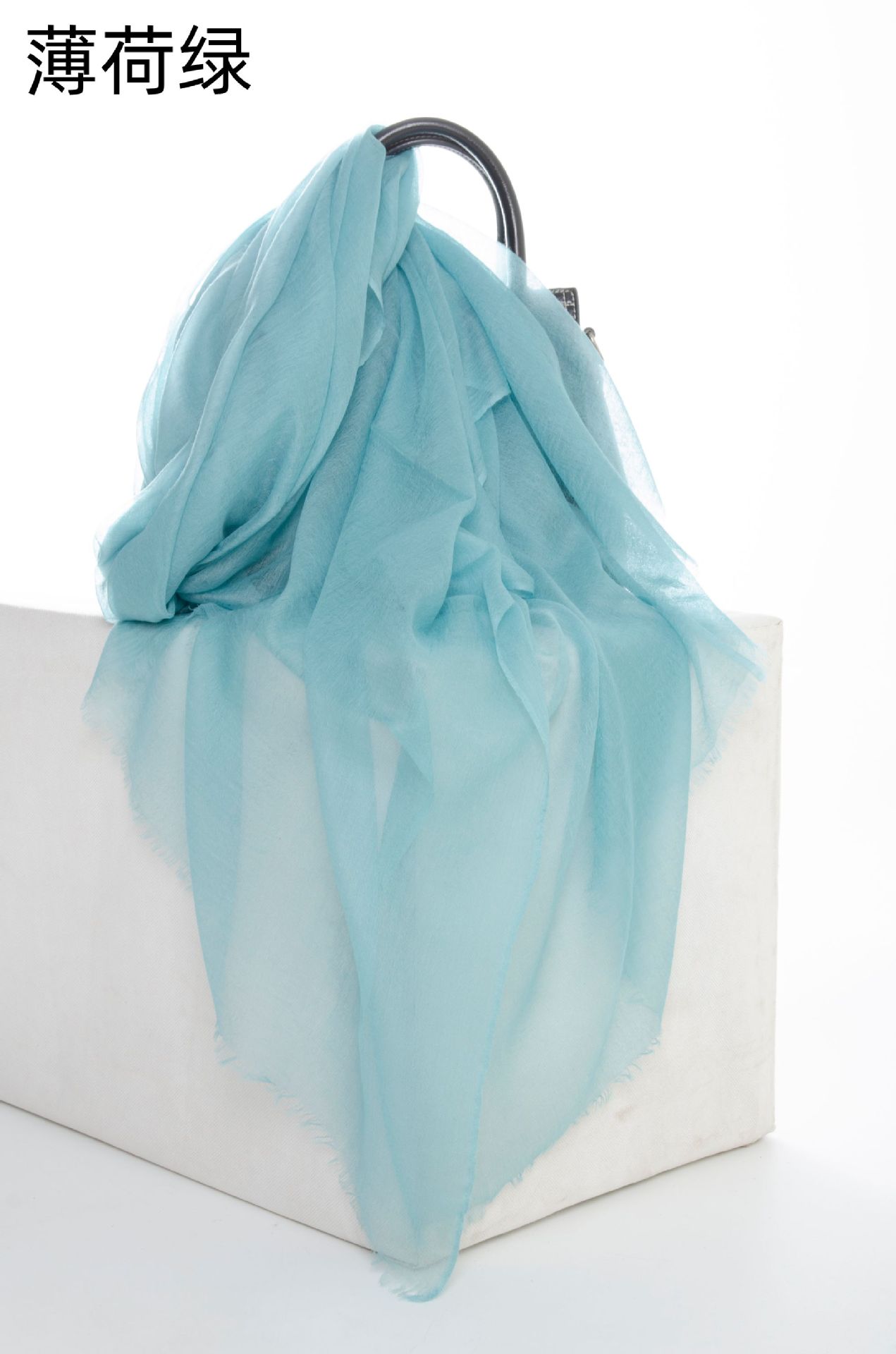 Fábrica de Mongolia Interior nuevo estilo liso 400 anillo ligero bufanda de terciopelo otoño e invierno cuatro estaciones damas cálido chal grande