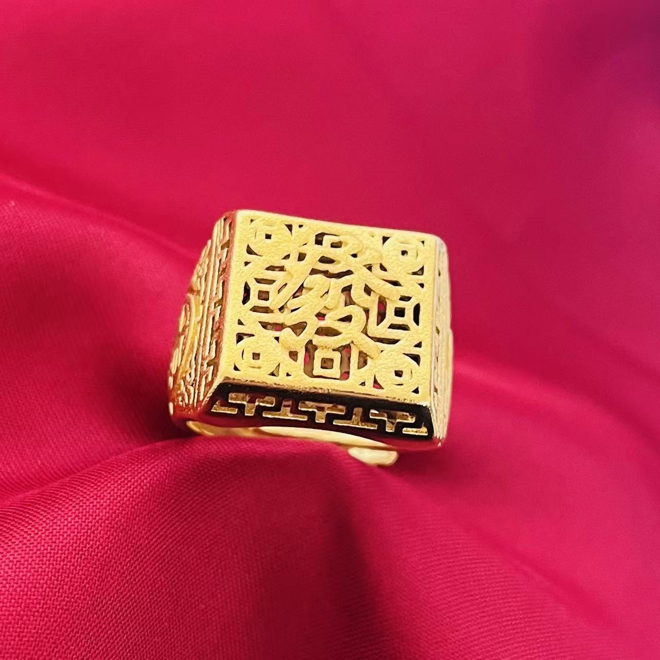 黄銅の金メッキの福の金儲けの指輪の男性の多種類の車の花は宝の蛇口の関公の戒子の金メッキの指輪を招きます。