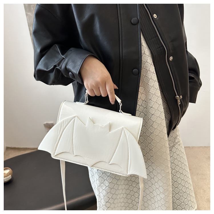 A new 2024 European and American Halloween single-shoulder bag for women, with a unique and funny bat style and a trendy crossbody bag undefined