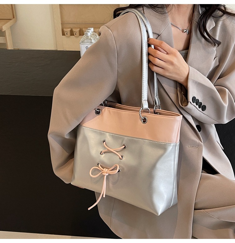 Women's Medium Pu Leather Color Block Basic Square Zipper Handbag display picture 19