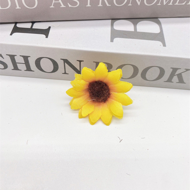 Flor artificial diy multi-capa de cabeza de flor de seda flor falsa decoración de la boda flor de seis pétalos Flor de la cabeza de la ópera Margarita