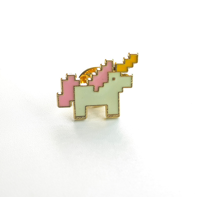 Seleccione estrictamente broche de dibujos animados lindos prendas de vestir bolsas de collar moda de viaje accesorios de diseño fábrica de insignia al por mayor