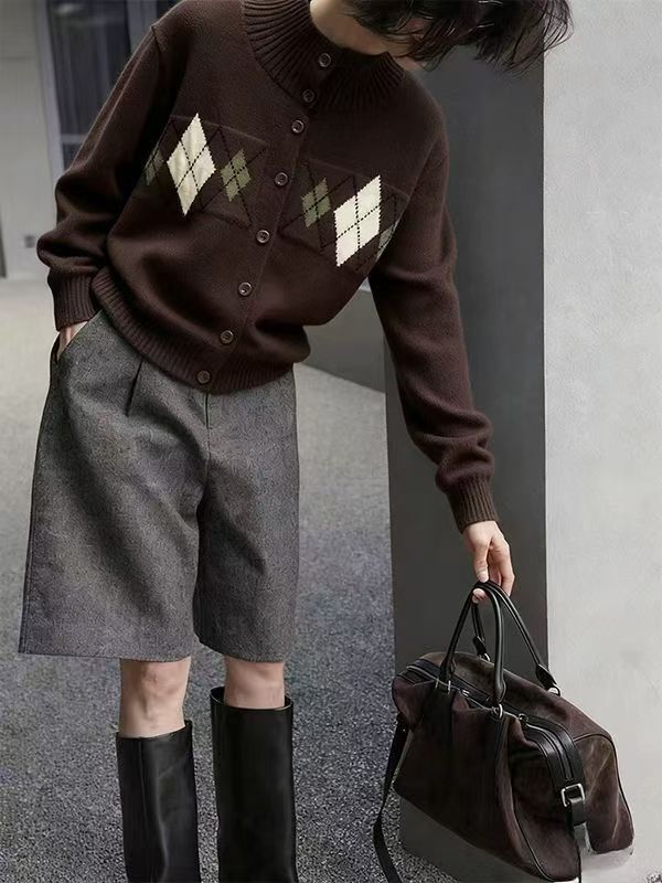Atmospheric old money style diamond pattern knitted cardigan for women, vintage brown sweater coat, sophisticated and laid-back Atmospheric old money style diamond pattern knitted cardigan for women, vintage brown sweater coat, sophisticated and laid-back