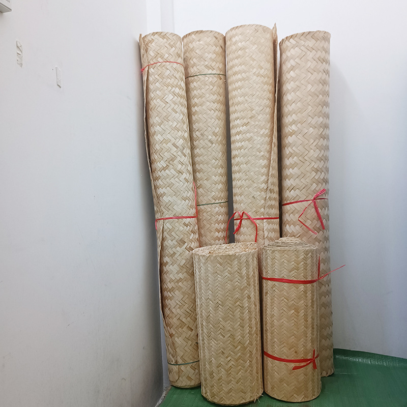 Bamboo weaving for decoration, including ceilings, restaurants, hotels, guesthouses, and farmhouses; and openwork bamboo mesh for wall decoration.
