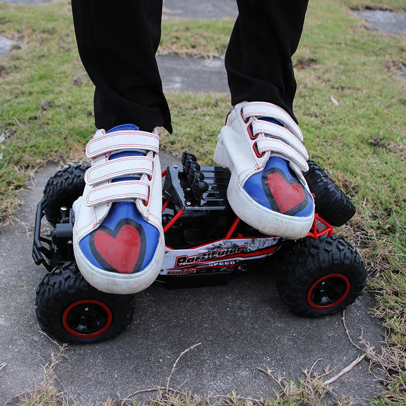 Super gran coche de control remoto drift SUV escalada cuatro ruedas Bigfoot coche de carreras de alta velocidad cargar juguetes coche chico
