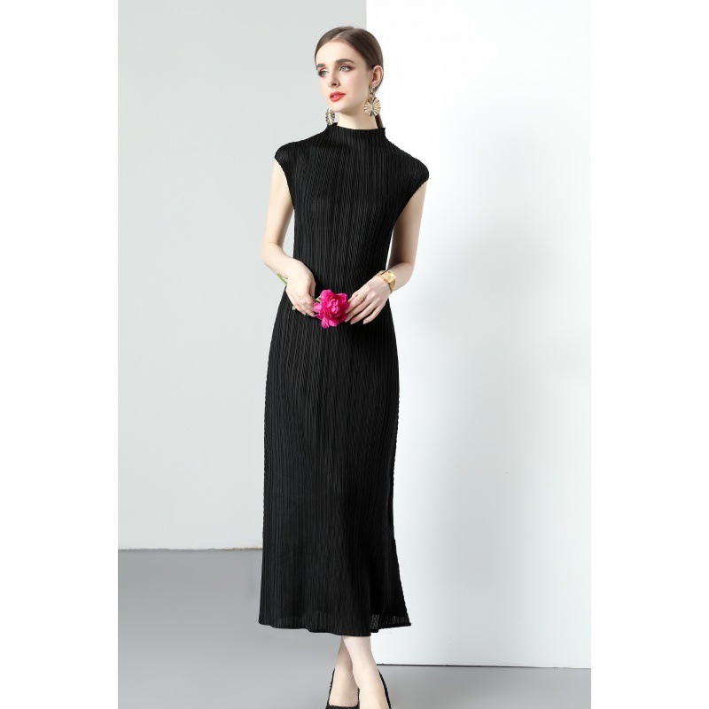 Miyake Pleats 2026 Summer High-End Slimming Half-High Collar Slim-Fit Shoulder-Covering Long Dress with a Simple Design
