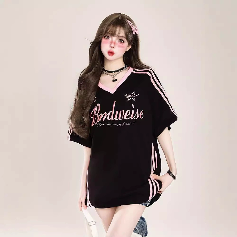 Женская летняя футболка с короткими рукавами и v-образным вырезом в контрастную полоску, модный свободный хлопковый топ на правое плечо в американском стиле ретро