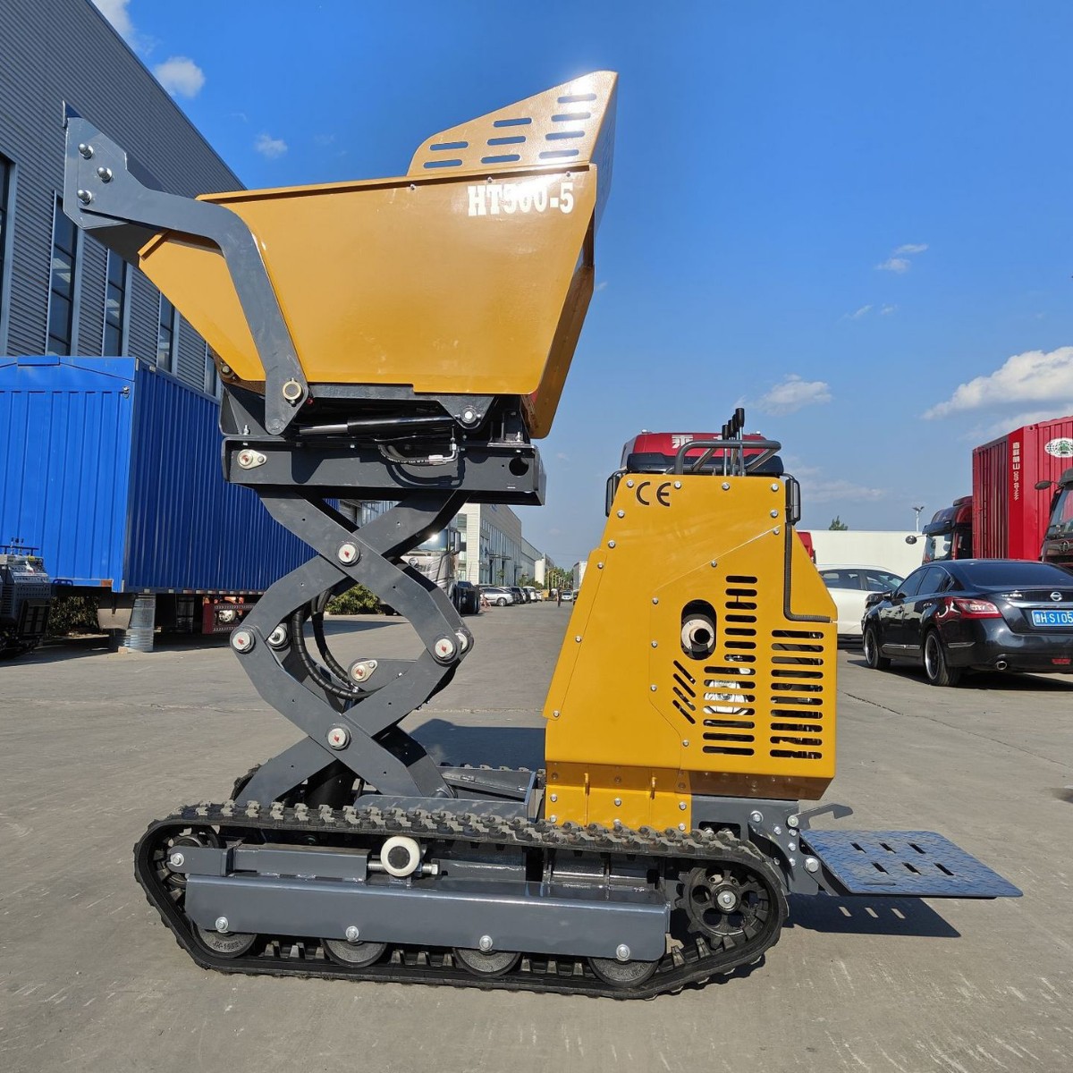 出口俄罗斯自走式家用翻斗车 履带式混凝土运输车 跨境出口自卸车