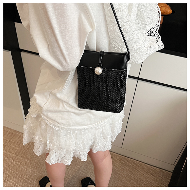 Retro patchwork woven mobile phone bag for women 2025 new summer fashion commuting single-shoulder crossbody pearl bucket bag undefined