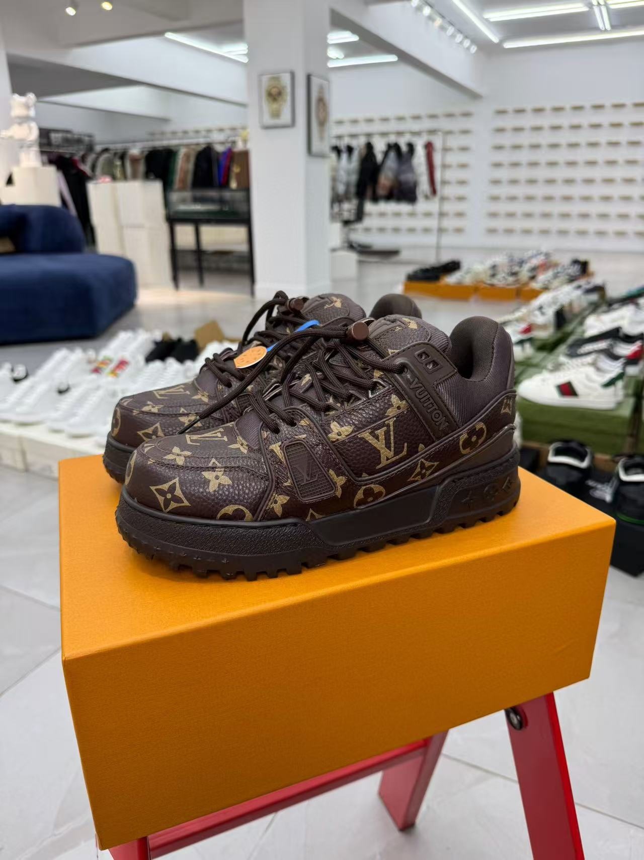 Consult customer service to see real shots 13