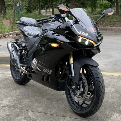 Domestic Ducati Dragon 400 sportbike, Motosikletlər