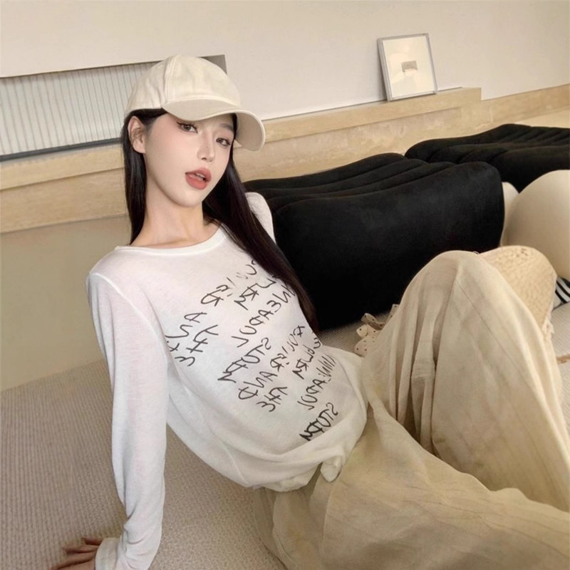 Thin Long-Sleeved Sun Protection Blouse for Women in Spring, Summer and Autum, Loose Lazy Style Graffiti Round Neck Design T-Shirt Top Trendy