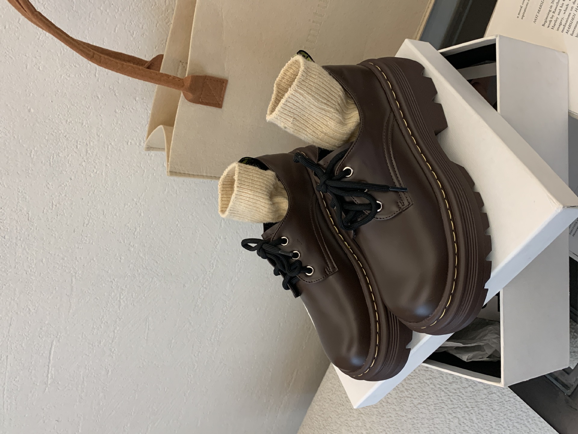 Grape Mom Otoño Nuevo estilo estilo británico con cordones para aumentar los zapatos Lofu de plataforma de tacón grueso Zapatos de cuero pequeños de punta redonda Otoño femenino