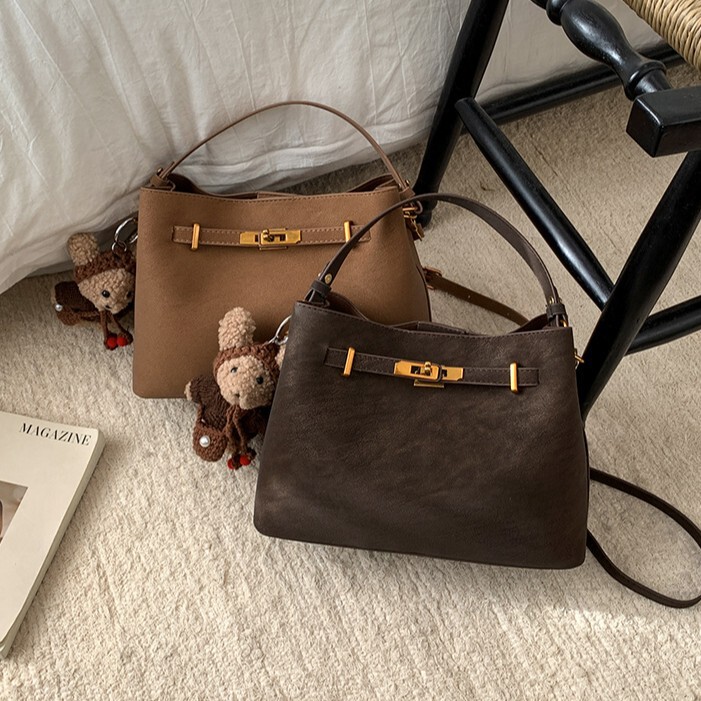 2026 New Model Women's Niche Kelly Bag, Vintage Versatile Shoulder and Crossbody Bag, High-End Commuter Handbag 2026 New Model Women's Niche Kelly Bag, Vintage Versatile Shoulder and Crossbody Bag, High-End Commuter Handbag