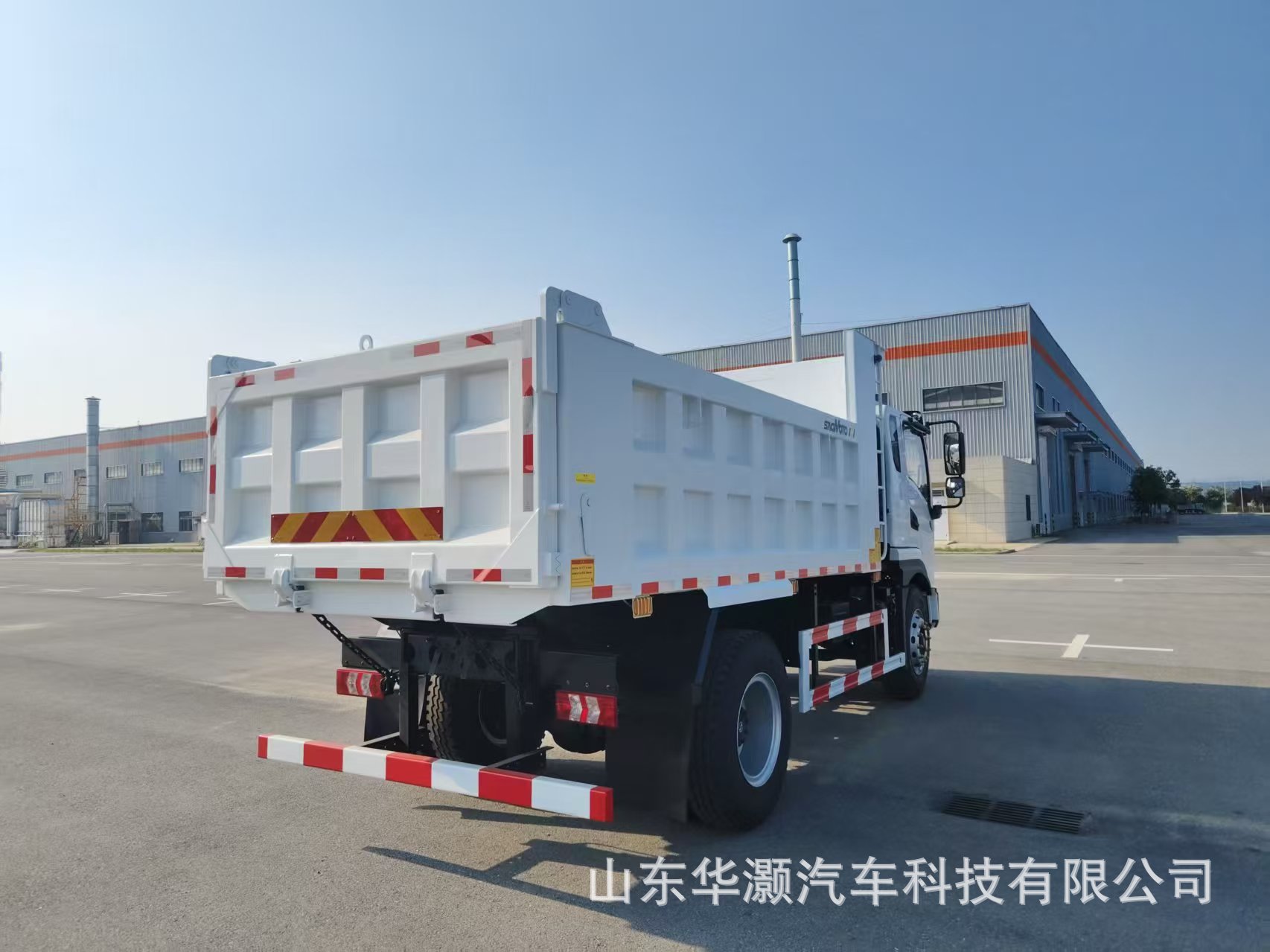 SHACMAN Cross-Border Version X9 Series 4x2 Medium-Duty Dump Truck, Construction Soil Tipper Truck, Supports Left and Right Steering