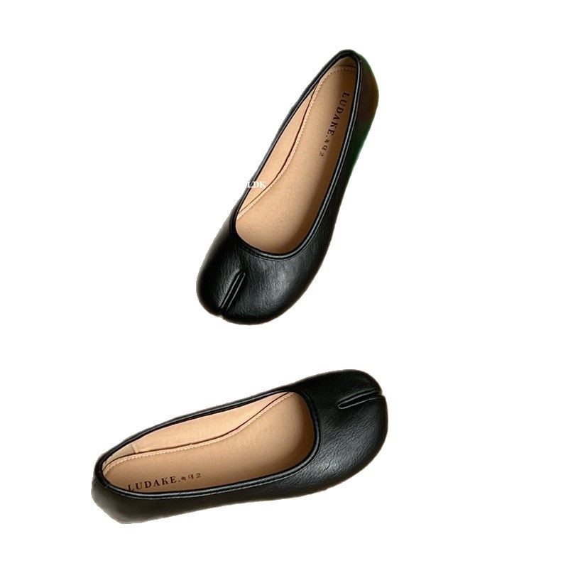 Korean-style split-toe shoes women's 2025 spring new soft leather shallow mouth one-step pig's trotters soft bottom retro low heel single-layer shoes
