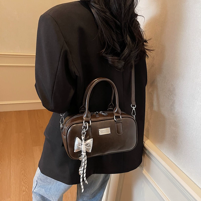 Handheld pillow, retro shoulder bag, high-end, western style