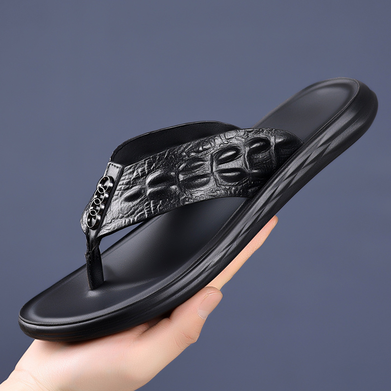 European Crocodile-Patterned Flip-Flops for Summer Outdoor Beach Sandals Trendy Clip-Toe Popular Men's Style European Crocodile-Patterned Flip-Flops for Summer Outdoor Beach Sandals Trendy Clip-Toe Popular Men's Style