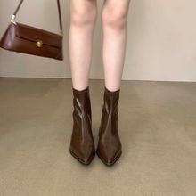 尖头欧美短靴女新款2023秋冬女靴子时装粗跟瘦瘦靴小众设计马丁靴